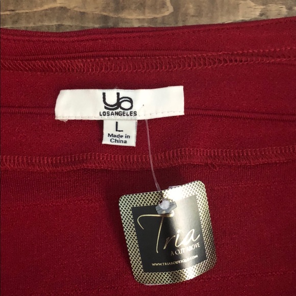 Red body-con dress - Picture 3 of 3